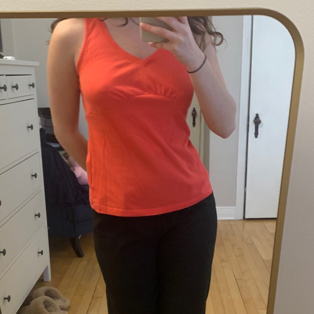 Columbia V-Neck Sleeveless Workout Top